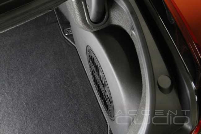 Роскошь звука для задних пассажиров Hyundai Genesis