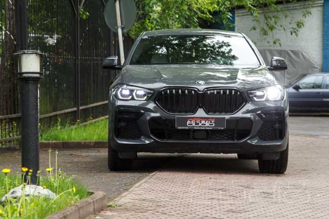 Великолепный BMW X6 III (G06) и его новая аудиосистема