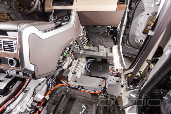 Жёлтая роскошь звука Focal KX для нового Range Rover Sport