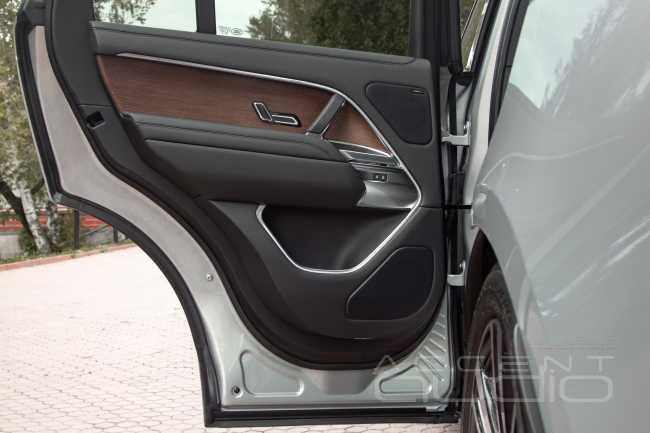 Не бюджетное решение: замена Meridian на аудиосистему в новом Range Rover