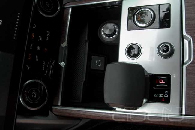 Не бюджетное решение: замена Meridian на аудиосистему в новом Range Rover