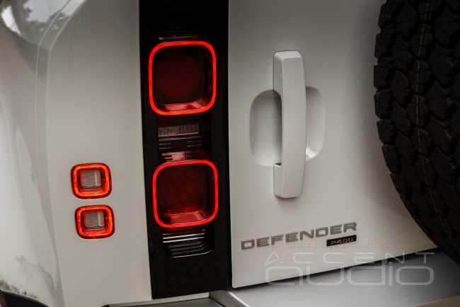 Новый Land Rover Defender: удаляем дичь от Meridian и устанавливаем ЗВУК