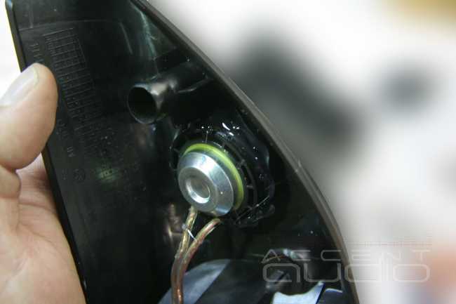 Особенности установки акустики в Volkswagen Jetta