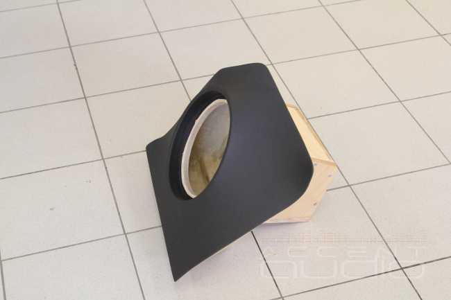 Mercedes-Benz GLE Яркий и громкой звук 