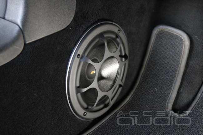 Burmester отправляем на полку – устанавливаем настоящую аудиосистему в спортивный Mercedes-Benz GT