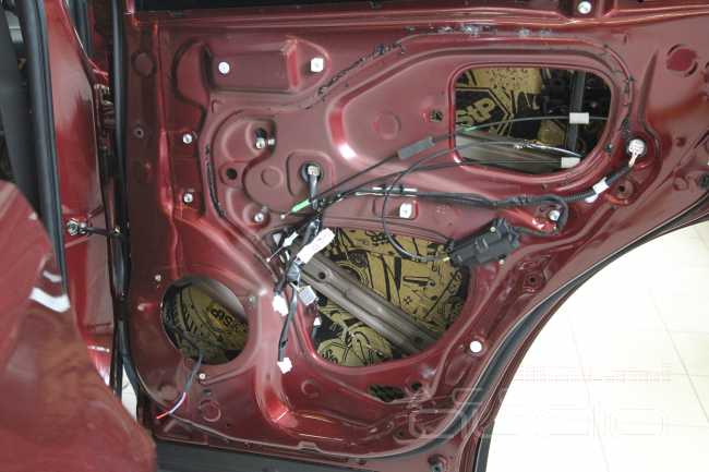 Отличный звук в новой Toyota Rav4: дёшево у всех – разница в доверии