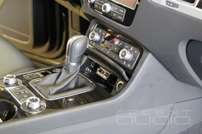 Volkswagen Touareg NF: необходимо и достаточно. Модернизация аудиосистемы.
