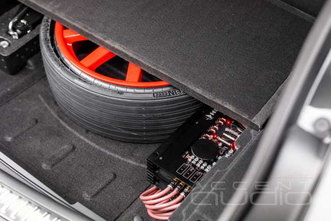 Немецкая машина для звука: Audiotec-Fischer и Porsche Macan 2020