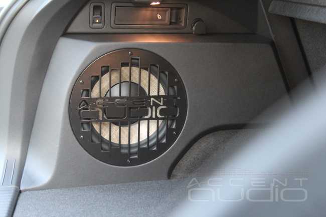 Перешив сидений в новом Tiguan и модернизация аудиосистемы Composition Media 