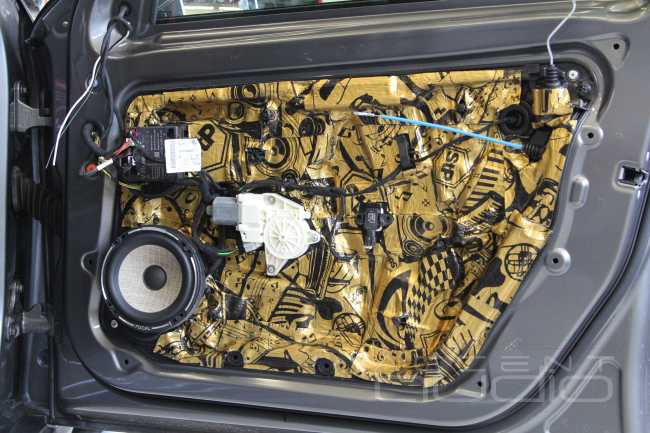 Mercedes-Benz GLA новый звук в правильном кузове и slim версии компонентов