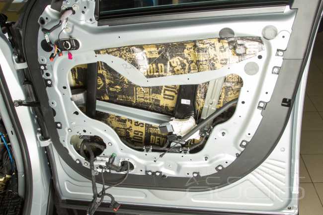 Не бюджетное решение: замена Meridian на аудиосистему в новом Range Rover