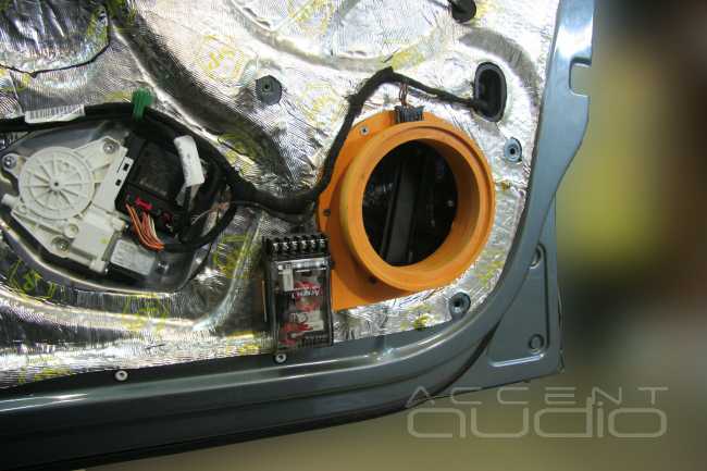 Особенности установки акустики в Volkswagen Jetta