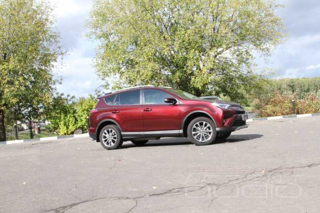 Отличный звук в новой Toyota Rav4: дёшево у всех – разница в доверии