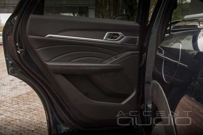 Стильно, народно и малобюджетно: автозвук для Haval F7