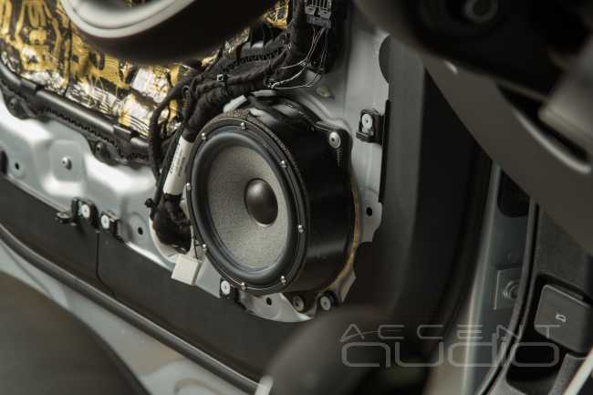 Не бюджетное решение: замена Meridian на аудиосистему в новом Range Rover