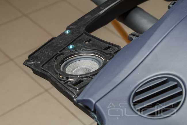 Bentley Premium Sound System, вместо жалкой заводской пародии 