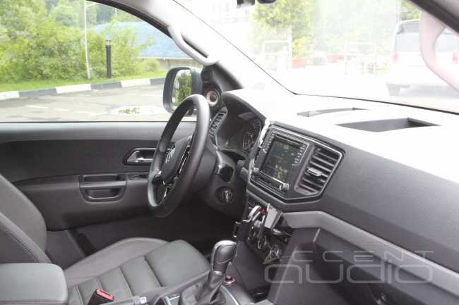 Правильная трешка с сабвуфером: новая аудиосистема для VW Amarok