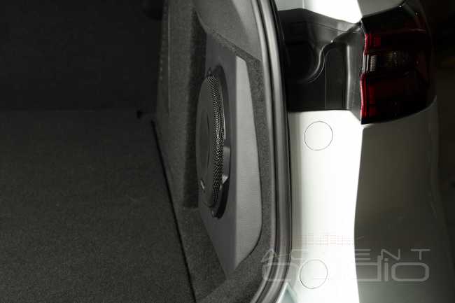 Наши решения для Chery Exeed: интеграция сабвуферов и не только