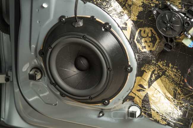 Натуральность и точность звучания Porsche Macan на AB классе