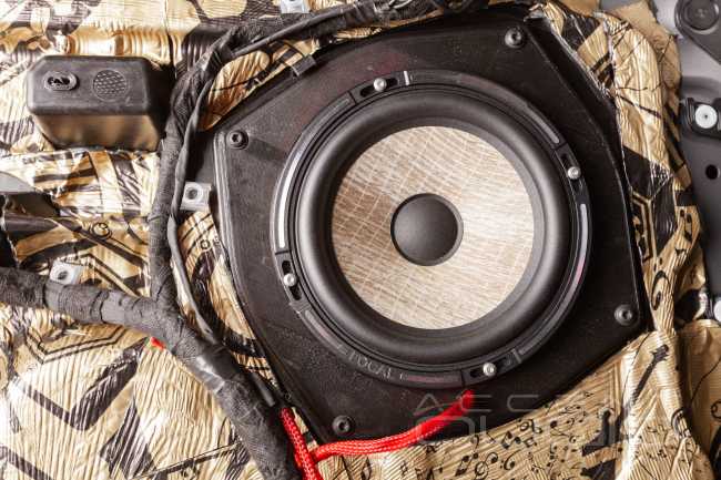 Жёлтая роскошь звука Focal KX для нового Range Rover Sport