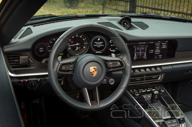 Аудиосистема для Porsche Carrera 911 S: красивые решения для красивого автомобиля