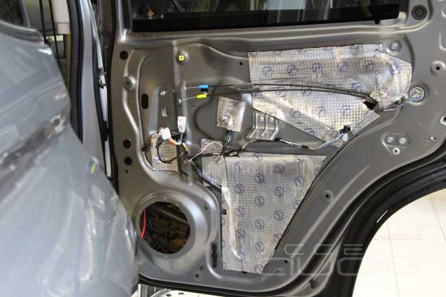Модернизация аудиосистемы и шумоизоляция нового Mitsubishi Pajero Sport