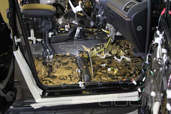 Замена магнитолы в Toyota Land Cruiser Prado 150