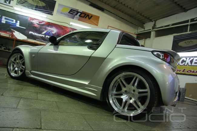 Mercedes Smart Roadster - стильный мотоблок с сабвуфером !