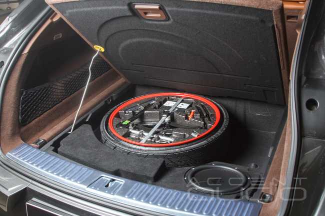 Бюджетная модернизация аудиосистемы в Porsche Cayenne Coupe 2022