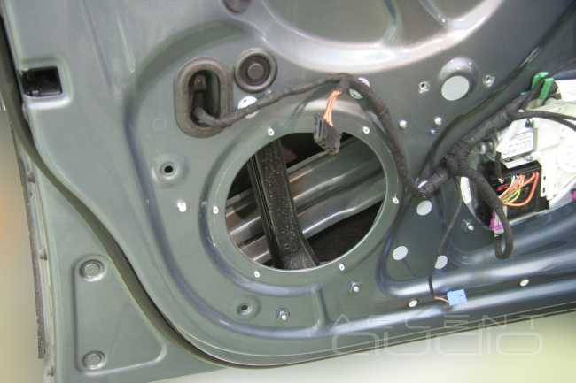 Особенности установки акустики в Volkswagen Jetta