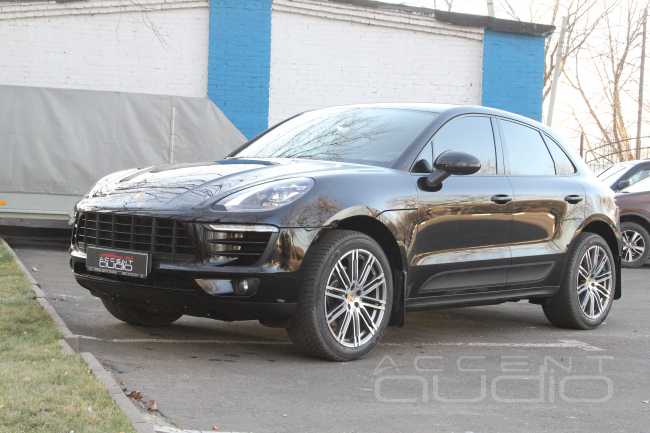 Porsche Macan - Bose + Focal = House Music!