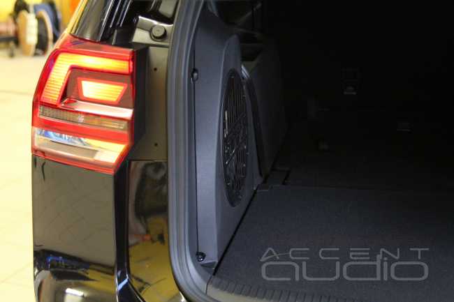 Большому брату сабвуфер надо: настоящий звук для Volkswagen Teramont !