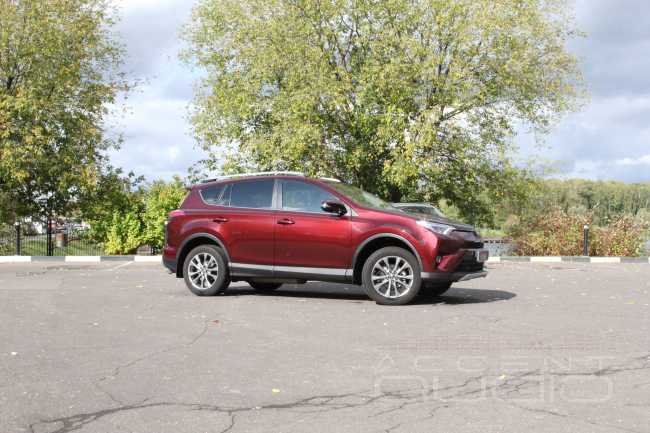 Отличный звук в новой Toyota Rav4: дёшево у всех – разница в доверии