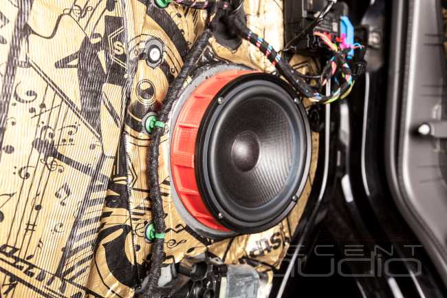 Тяжелая артиллерия: премиальный звук в Volkswagen Crafter