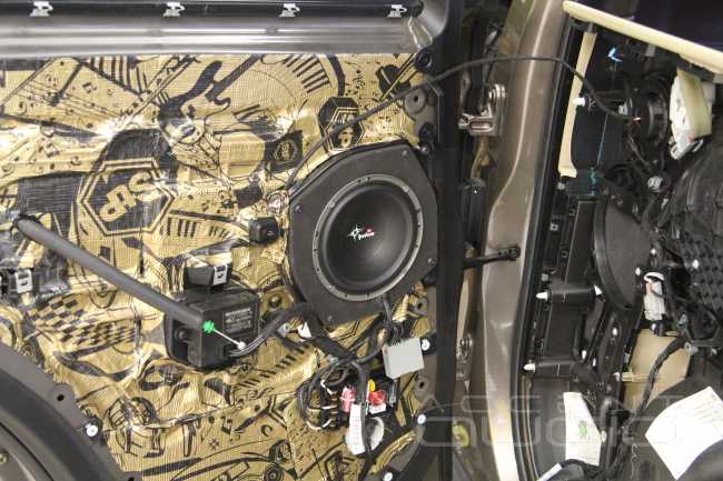 Аудиосистема ScanSpeak для роскошного RangeRover Sport