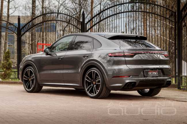 Бюджетная модернизация аудиосистемы в Porsche Cayenne Coupe 2022