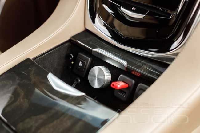 Немецкий звук в американской машине: модернизация аудиосистемы Cadillac Escalade