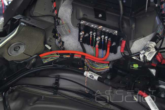 Аудиосистема ScanSpeak для роскошного RangeRover Sport