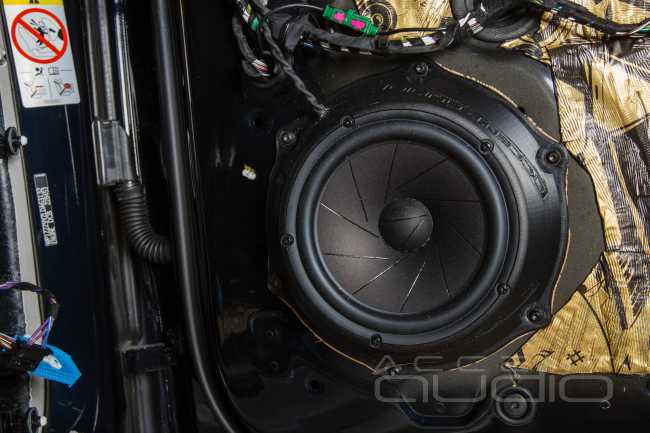 Штатная премиум аудиосистема в новом Porsche Cayenne Coupe