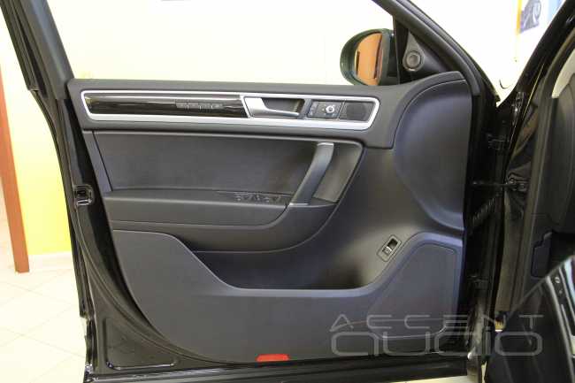 Volkswagen Touareg NF: необходимо и достаточно. Модернизация аудиосистемы.