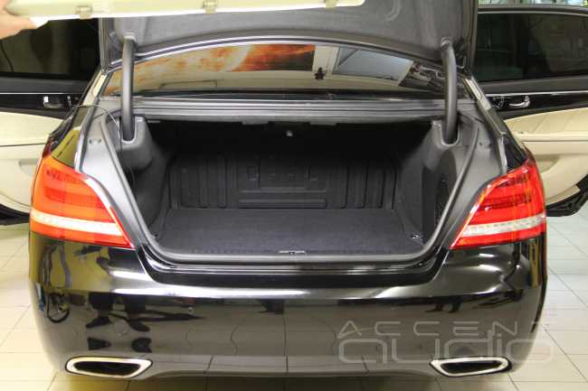 Роскошь звука для задних пассажиров Hyundai Genesis