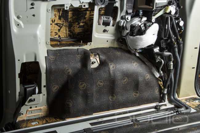 Вдаль с комфортом, звуком и стилем: автозвук и тюнинг Opel Zafira Life