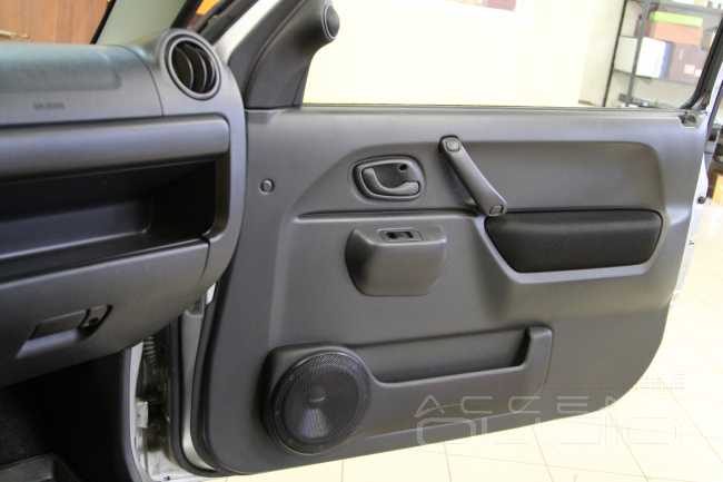 Suzuki Jimny: отличный звук легко и изящно