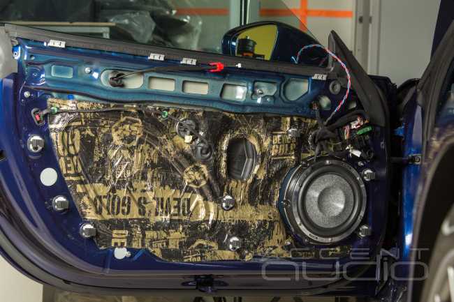 Аудиосистема для Porsche Carrera 911 S: красивые решения для красивого автомобиля