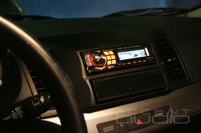 Варианты: новая магнитола в Mitsubishi Lancer X. Alpine 9887 карман для IPOD