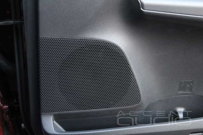 Отличный звук в новой Toyota Rav4: дёшево у всех – разница в доверии