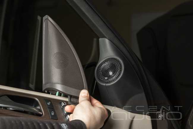 Mercedes-Benz GLE Яркий и громкой звук 