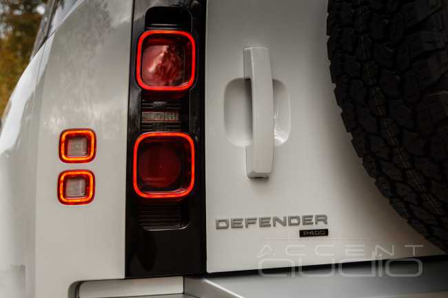Новый Land Rover Defender: удаляем дичь от Meridian и устанавливаем ЗВУК