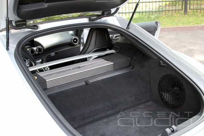 Burmester отправляем на полку – устанавливаем настоящую аудиосистему в спортивный Mercedes-Benz GT