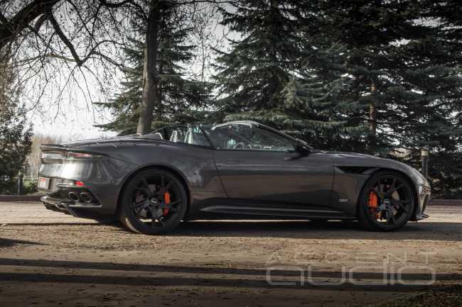 Красивый звук для красивого Aston Martin DBS Superleggera